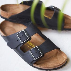 Black Arizona Birkenstock (Size 39)